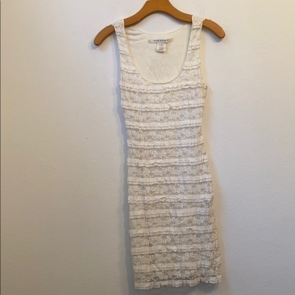 MAX STUDIO SMALL WHITE SLEEVELESS DRESS